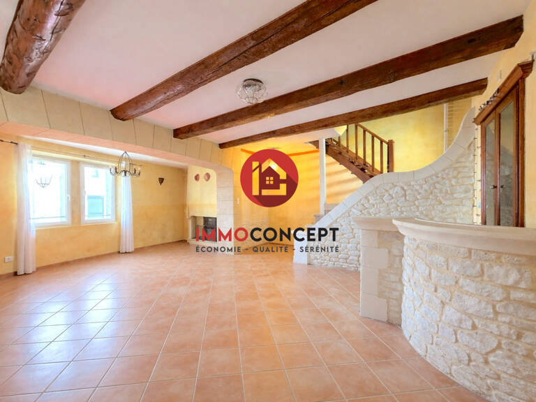 Maison de village de 141 m² avec garage et terrasse — photo 1