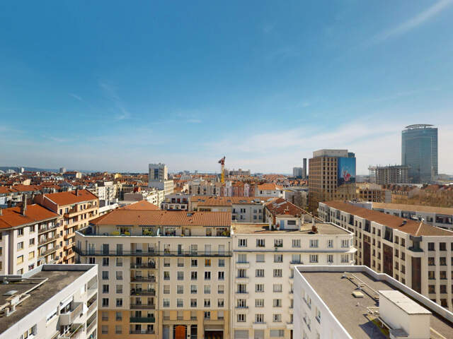 DERNIER ETAGE - T2 avec vue panoramique, cave et parking en s-sol — photo du bien