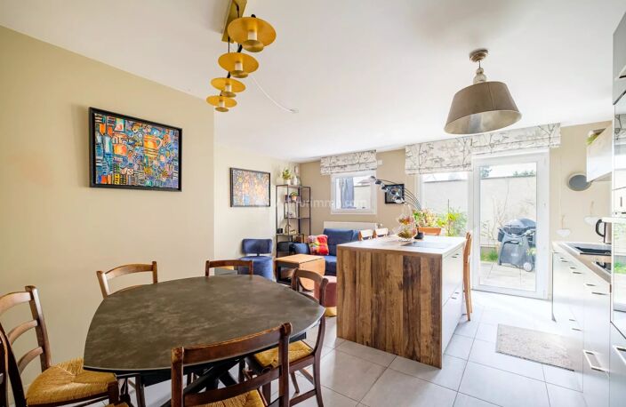 À vendre – Superbe duplex T5 de 104 m² avec terrasse et jardin – Villeurbanne — photo 2
