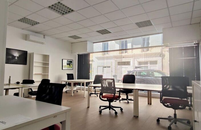 Location Bureaux 190 m&sup2; — photo 2