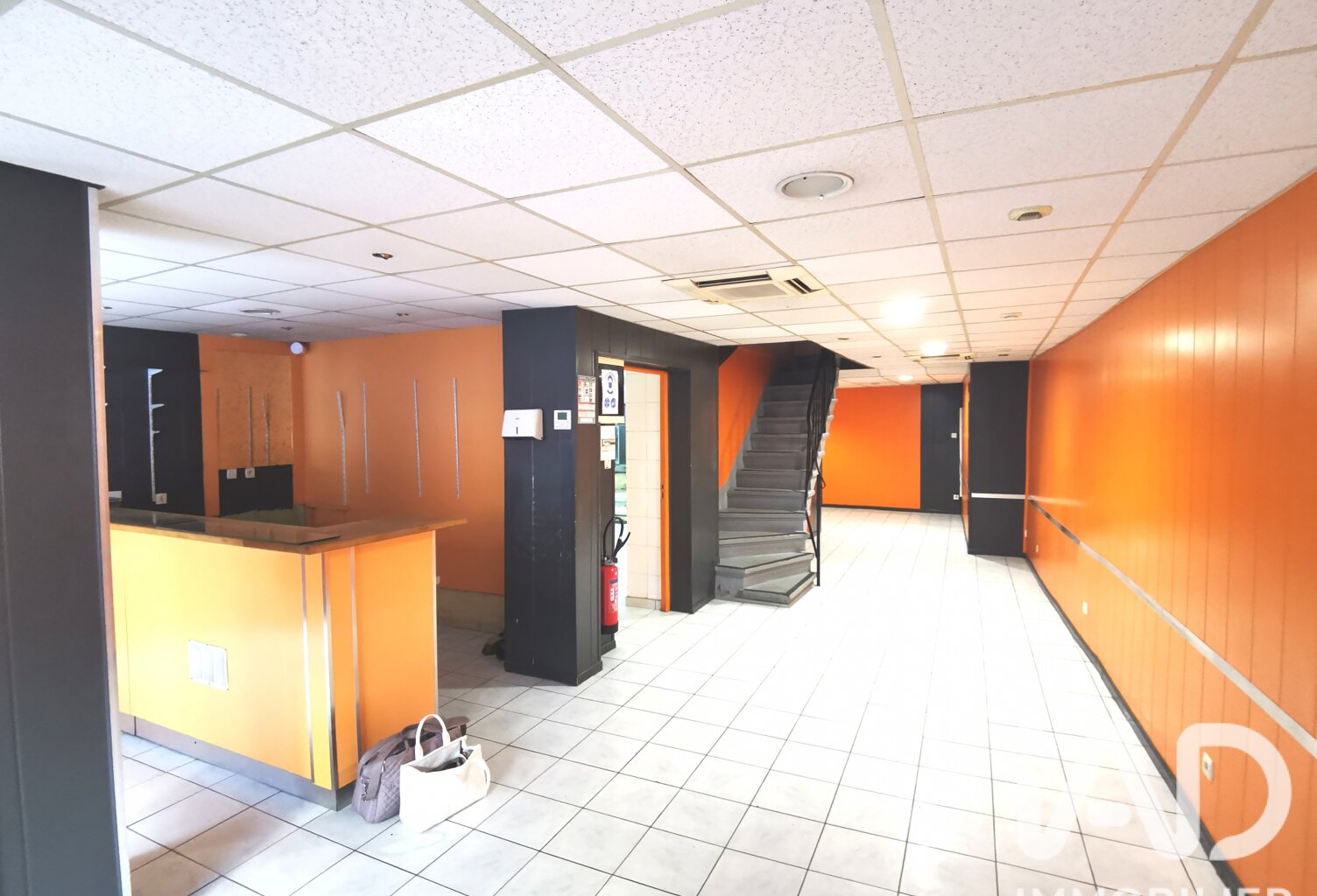 Vente Boutique/Local commercial 200 m&sup2; — photo 1