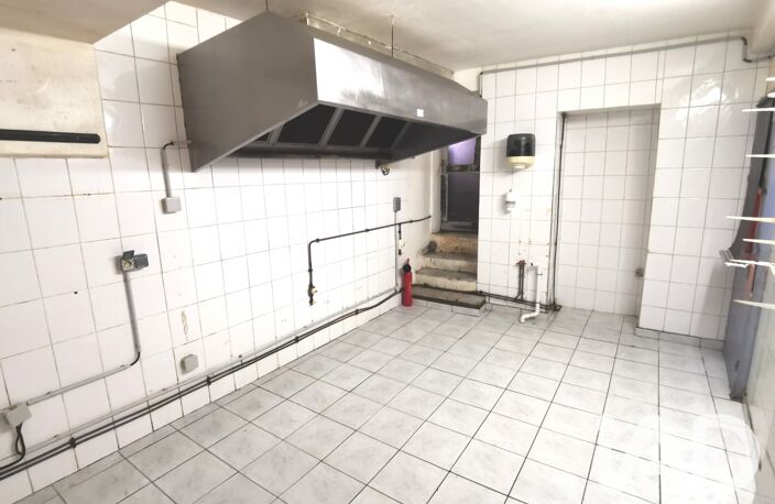 Vente Boutique/Local commercial 200 m&sup2; — photo 4