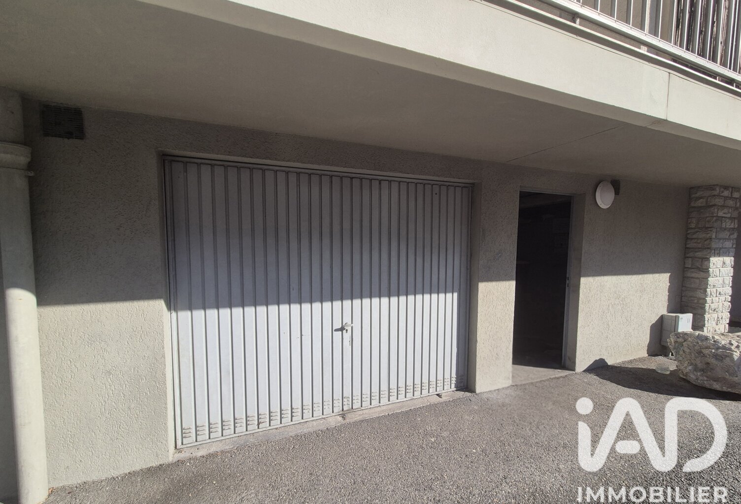 Vente Garage 18 m&sup2; — photo 1