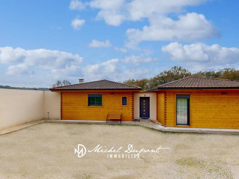 Élégante maison en bois  Alliance parfaite entre authenticité et confort moderne — photo 1