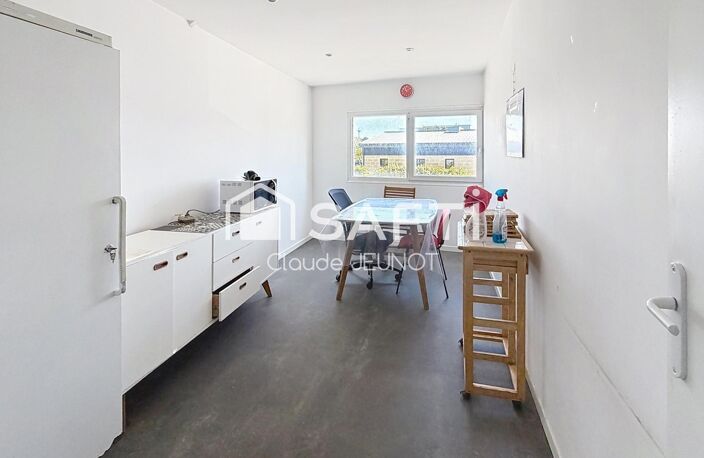 Local d'activité de 301 m2 — photo 4