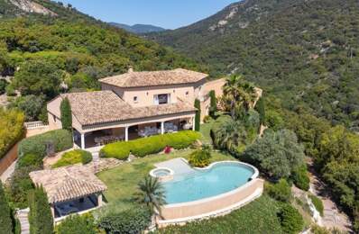 Superve villa dans les hauts de Grimaud dans un environnement sécurisé — photo du bien