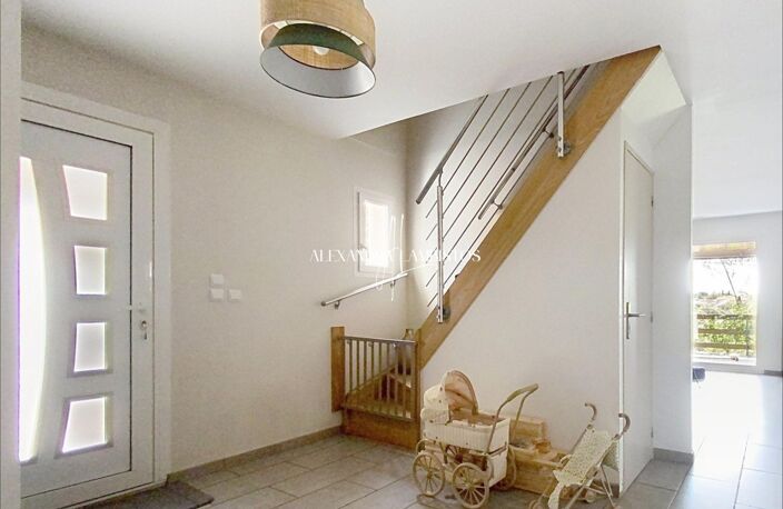 Maison familiale - 5 pièces - 152m² — photo 2