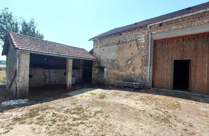 Ancien corps de ferme isolé — photo 3