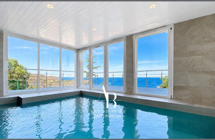 Villa d'architecte avec piscine intérieure chauffée  Vue panoramique exceptionnelle sur la Méditerranée — photo 2