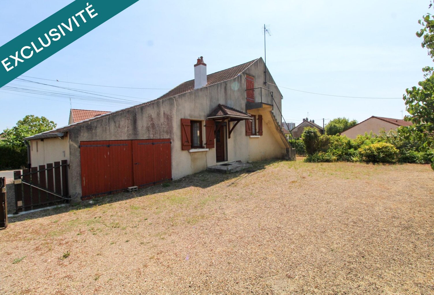 Maison avec terrain et nombreuses dépendances — photo 1