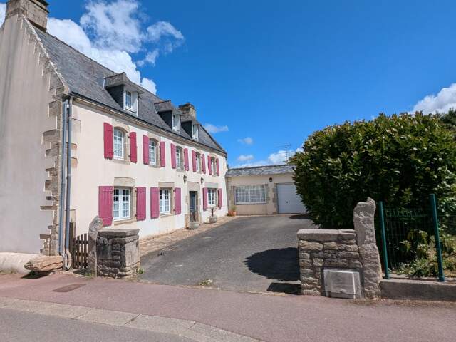 Magnifique longère rénovée avec garage et dépendance — photo du bien