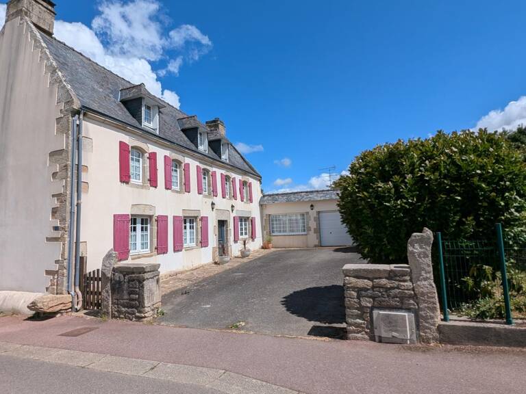 Magnifique longère rénovée avec garage et dépendance — photo 1