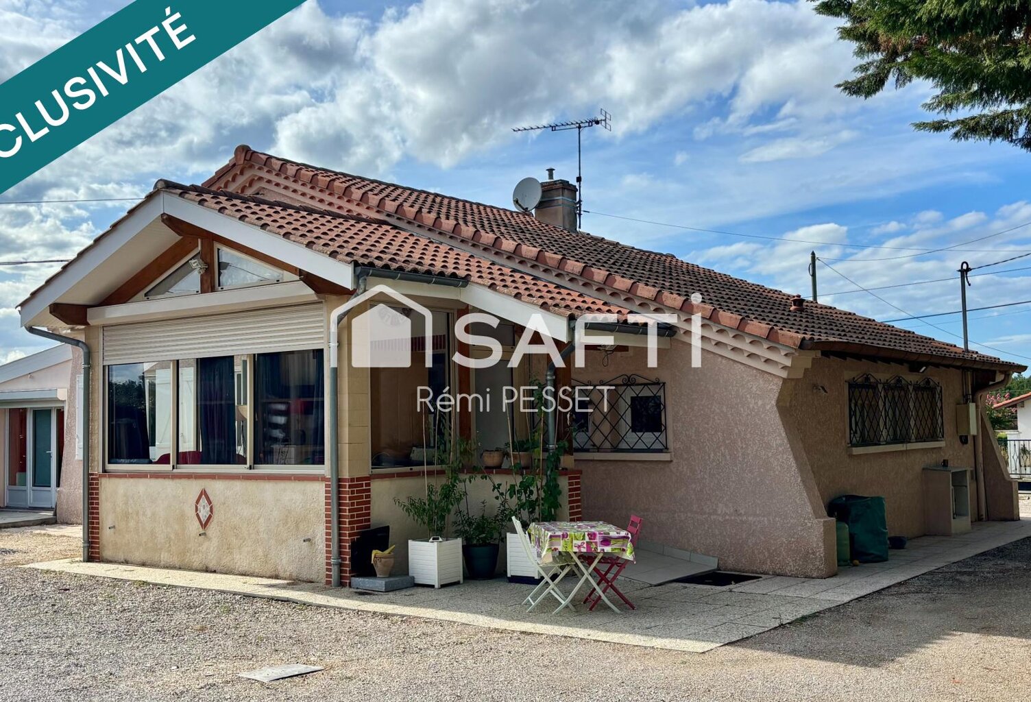 A vendre Maison modernisée avec deux dépendances et piscine — photo 1