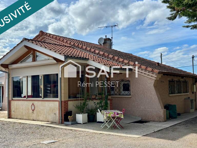 A vendre Maison modernisée avec deux dépendances et piscine — photo 1