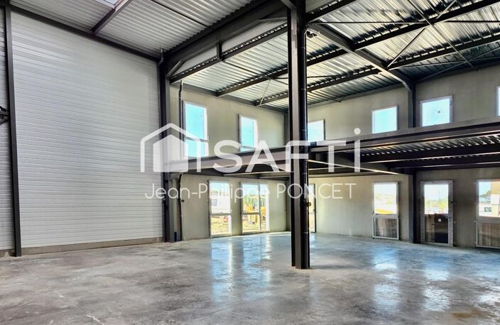 Location bâtiment avec bureaux et entrepôt — photo 5