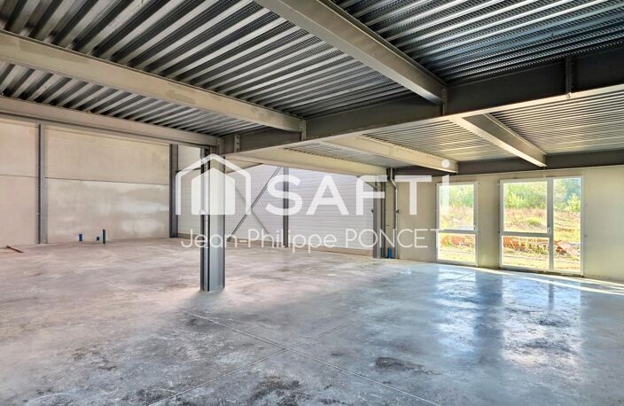 Bâtiment avec bureaux et entrepôt — photo 4