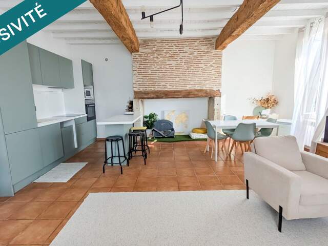 TRES BELLE MAISON DE VILLE EN PIERRE AVEC GARAGE — photo du bien