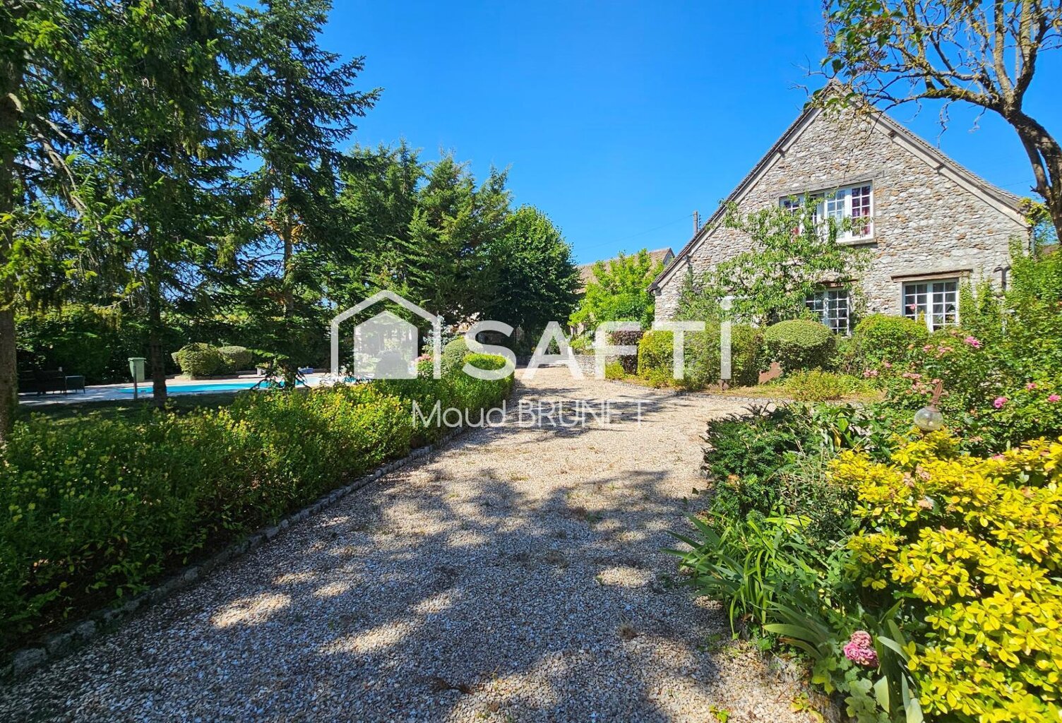 Propriété de charme en pierre avec piscine chauffée — photo 1