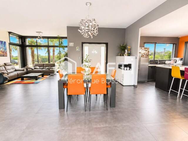 UNE MAISON POUR VIVRE EN GRAND ET EN FAMILLE — photo du bien
