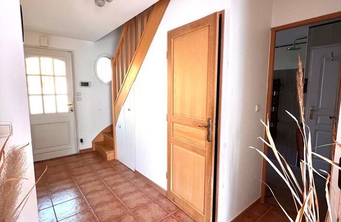Pavillon env 160m2 5 chambres semi plain pied au calme — photo 2