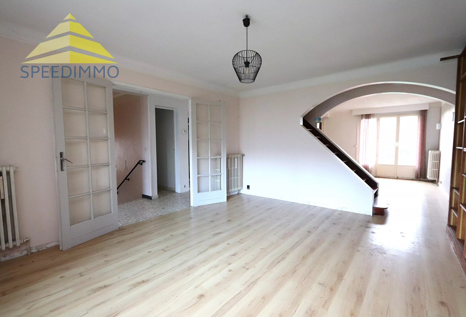 Vente maison 6 pièces 194 m² Mandres-les-Roses (94520) — photo 1