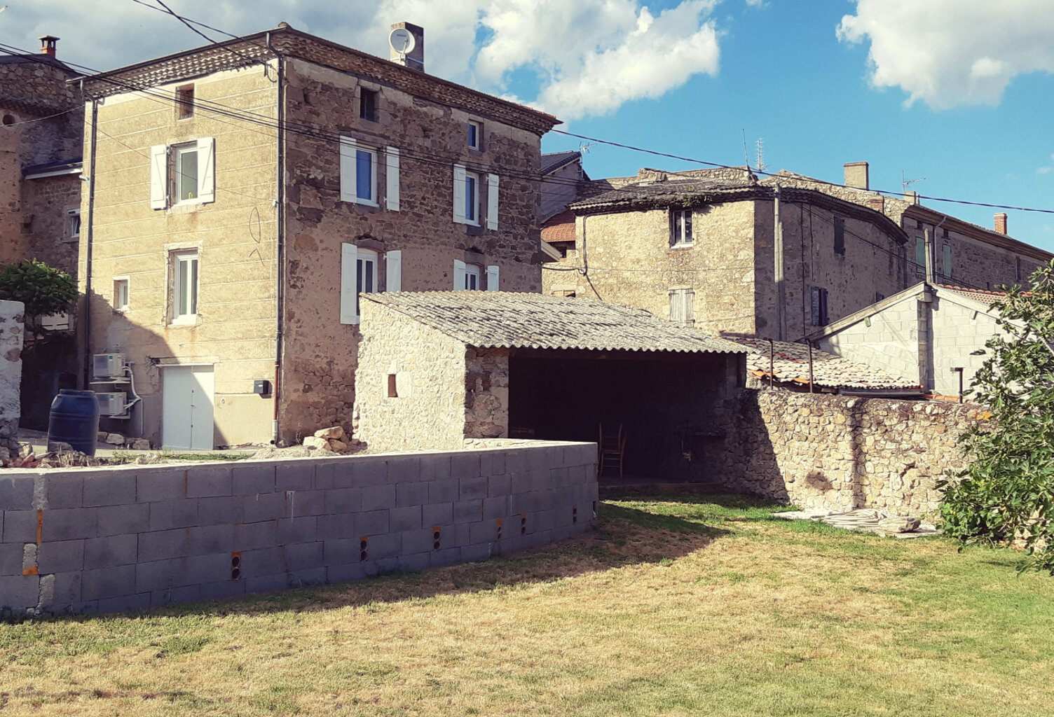 Maison en pierres rénovée dans un hameau à Savas, T4 avec ja — photo 1