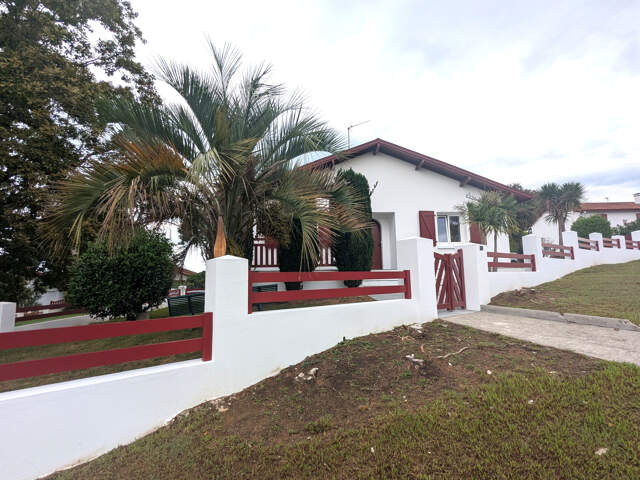 Maison individuelle de plain pied à proximité de St Palais — photo du bien