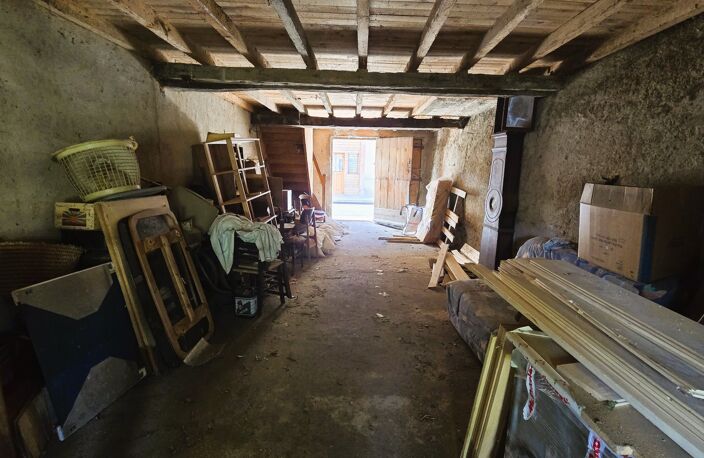 GARAGE 43 m² avec jardin — photo 2