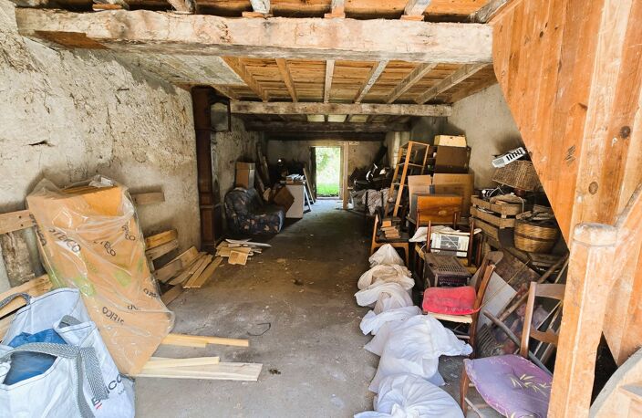 GARAGE 43 m² avec jardin — photo 3