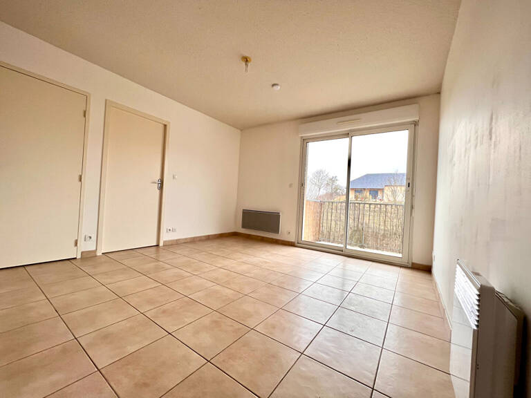 Appartement SEVERAC LE CHATEAU - 2 pièce(s) - 28.84 m² - Balcon 2.64 m² - Parking privatif — photo 1