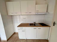 Appartement SEVERAC LE CHATEAU - 2 pièce(s) - 28.84 m² - Balcon 2.64 m² - Parking privatif — photo 2