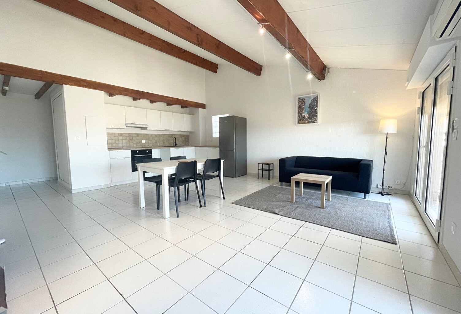 A LOUER - T3 MEUBLE EN PLEIN COEUR DU CENTRE VILLE SAUSSET-LES-PINS VUE MER, 2 TERRASSES, 1 GARAGE, — photo 1