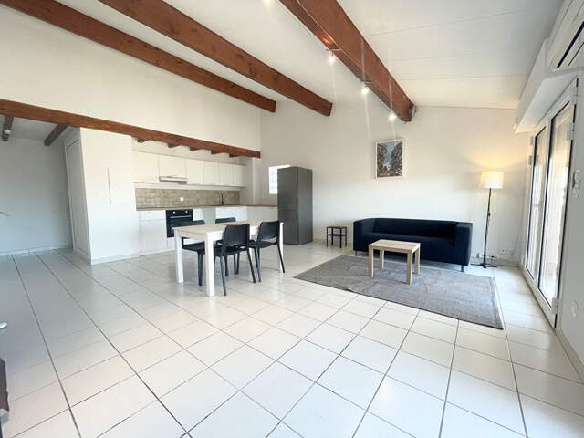 A LOUER - T3 MEUBLE EN PLEIN COEUR DU CENTRE VILLE SAUSSET-LES-PINS VUE MER, 2 TERRASSES, 1 GARAGE, — photo du bien