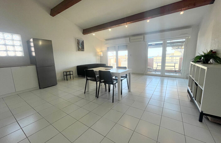 A LOUER - T3 MEUBLE EN PLEIN COEUR DU CENTRE VILLE SAUSSET-LES-PINS VUE MER, 2 TERRASSES, 1 GARAGE, — photo 3