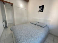 A LOUER - T3 MEUBLE EN PLEIN COEUR DU CENTRE VILLE SAUSSET-LES-PINS VUE MER, 2 TERRASSES, 1 GARAGE, — photo 4