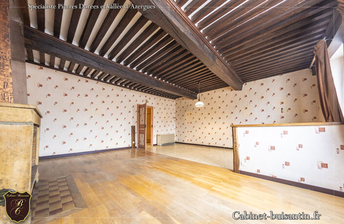 Charme et volumes en centre village — photo 3