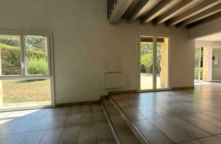 Villa traditionnelle avec piscine — photo 4