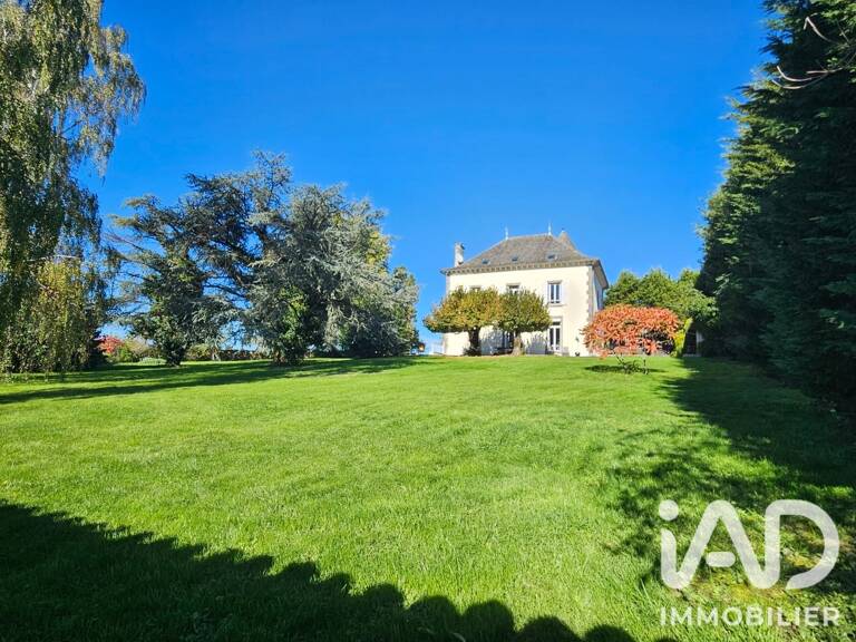 Vente Maison/villa 8 pièces — photo 1
