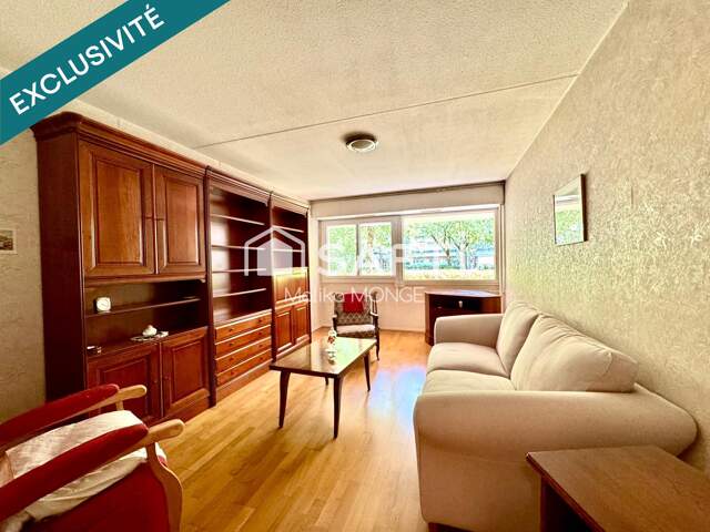 Emplacement idéal pour cet appartement. — photo du bien