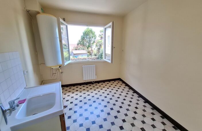 IMMEUBLE  205 M²  3 LOGEMENTS  3 GARAGES  À 5 MINUTES DE NAVARRENX — photo 4