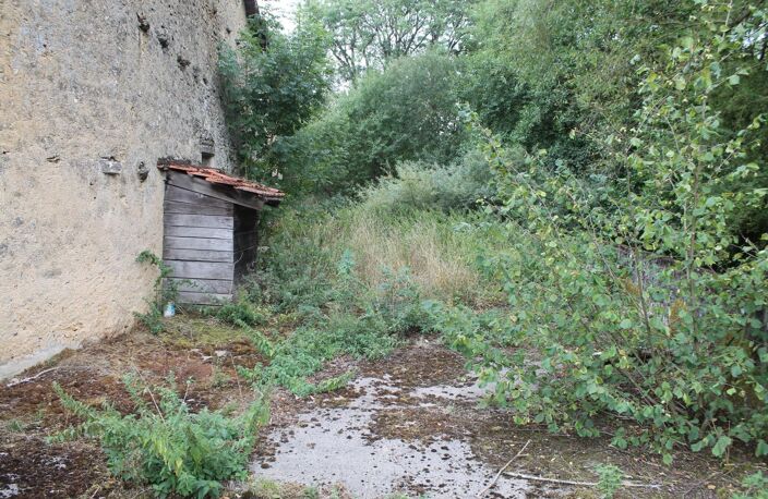 ancienne ferme à renover sur un terrain de 1575 m2 — photo 2