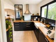 Maison de 2019 chaleureuse décorée avec soin — photo 3