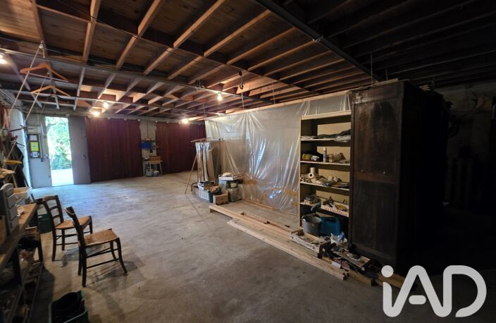 Vente Garage 124 m&sup2; — photo 2