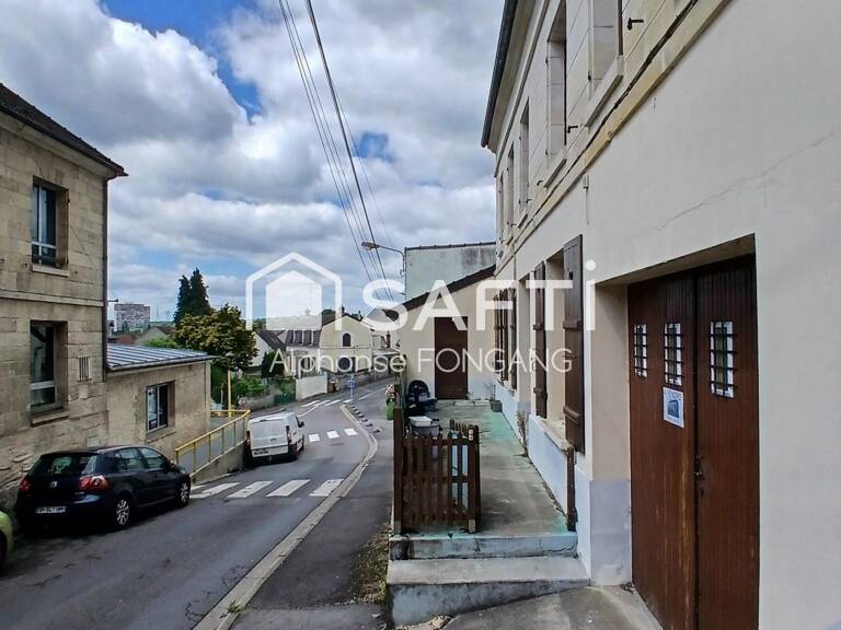 belle maison au centre de montataire avec beaucoup de potentiel avec un beau rapport qualité prix avec une possibilité d'y faire trois logements pour des investisseurs et les marchands des biens — photo 1