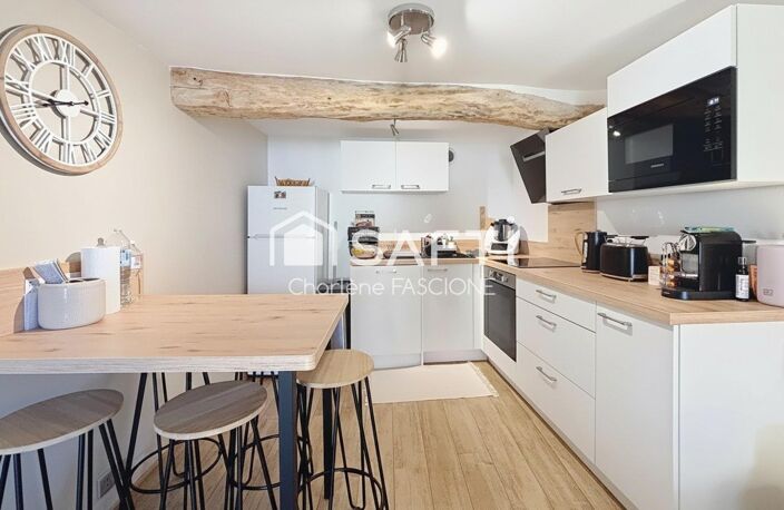 DUPLEX RÉNOVÉ AVEC CHARME  CUR DE LORGUES — photo 3