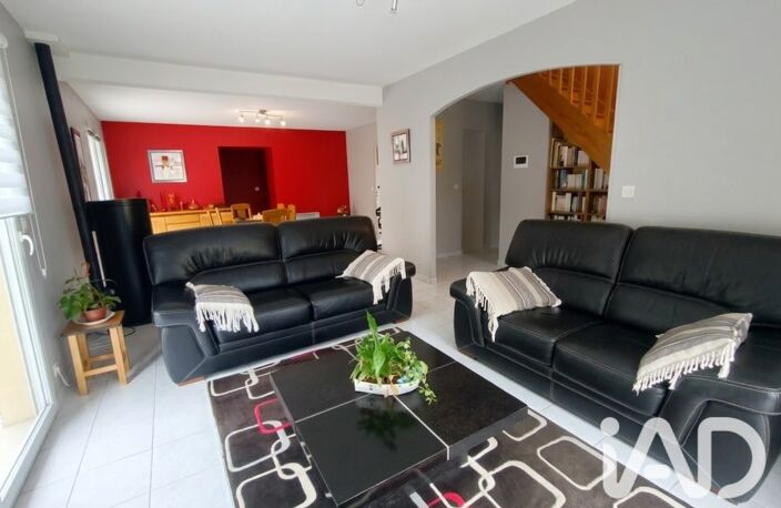 Vente Maison/villa 8 pièces — photo 2