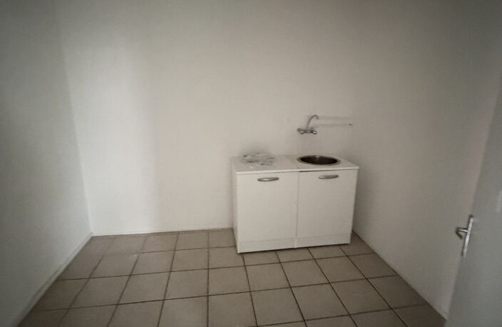 Bureaux professionnels de 85 m2   Parking privatif   Route des Milles, Aix-en-Provence — photo 4