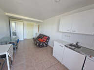 LOCATION ECULLY 69130 STUDIO MEUBLE TERRASSE PARKING PROCHE TRANSPORTS — photo 3