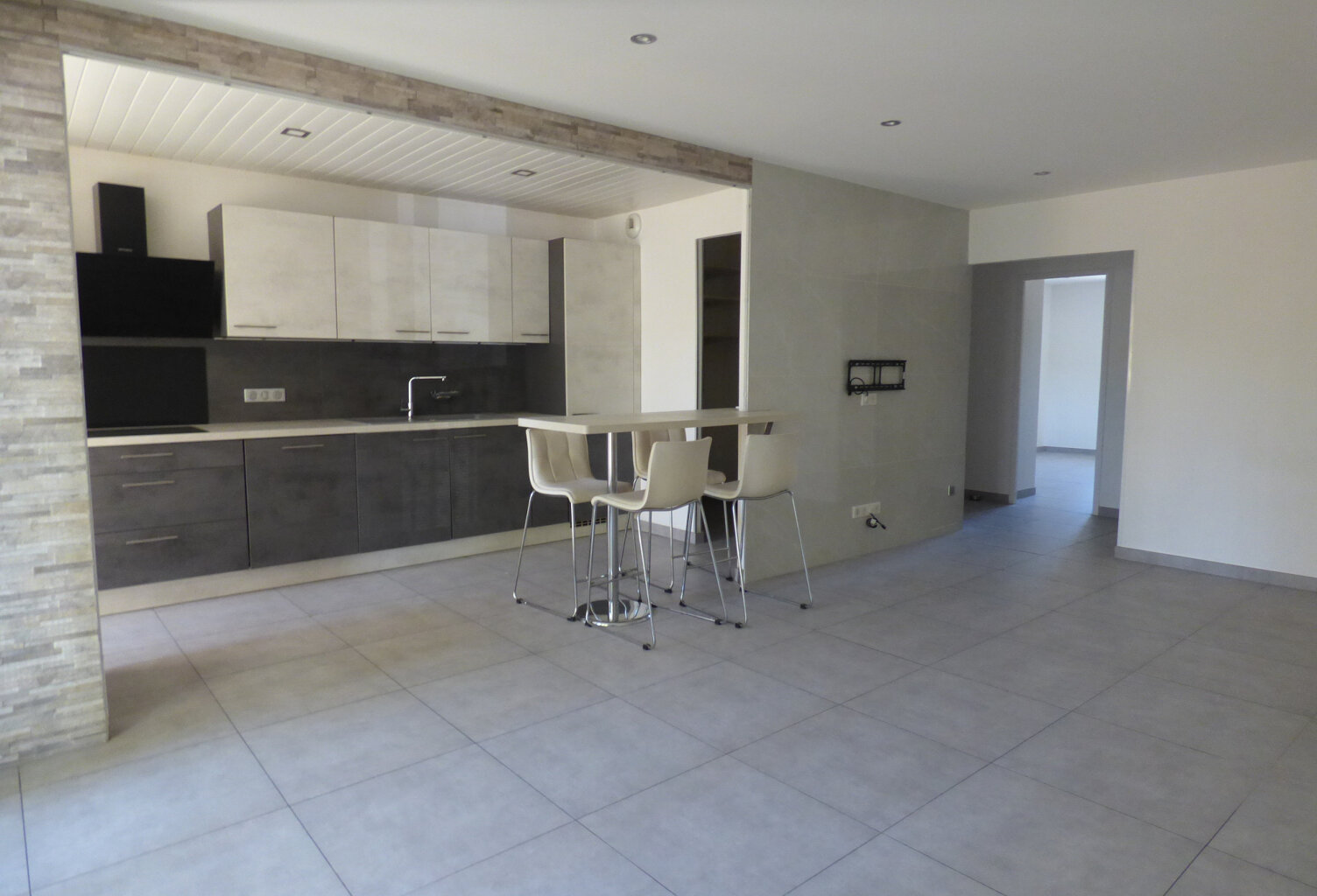 Appartement 5 pièces + plave privative - 102.44 m2 - Les Caillols 13011 Marseille - 245 000 €* — photo 1