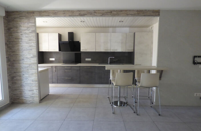 Appartement 5 pièces + plave privative - 102.44 m2 - Les Caillols 13011 Marseille - 245 000 €* — photo 2